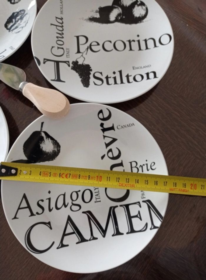 4 Assiettes à fromage. Noir et blanc - photo numéro 3