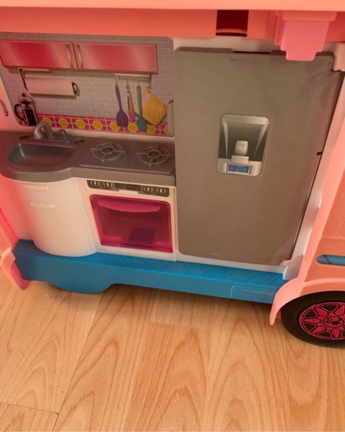 Camping car Barbie - photo numéro 3