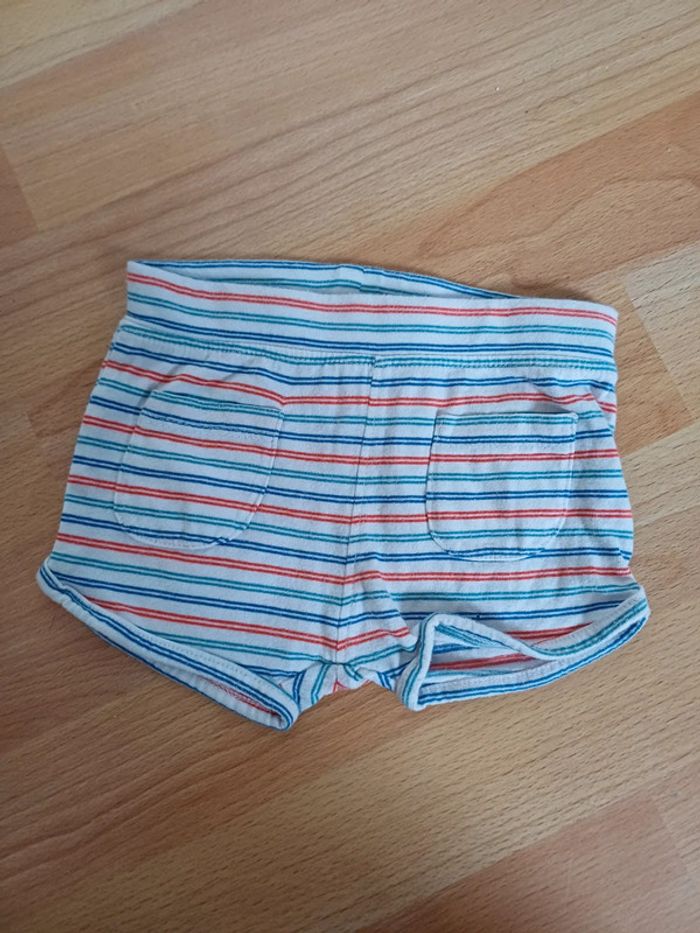 Short rayé 6 mois