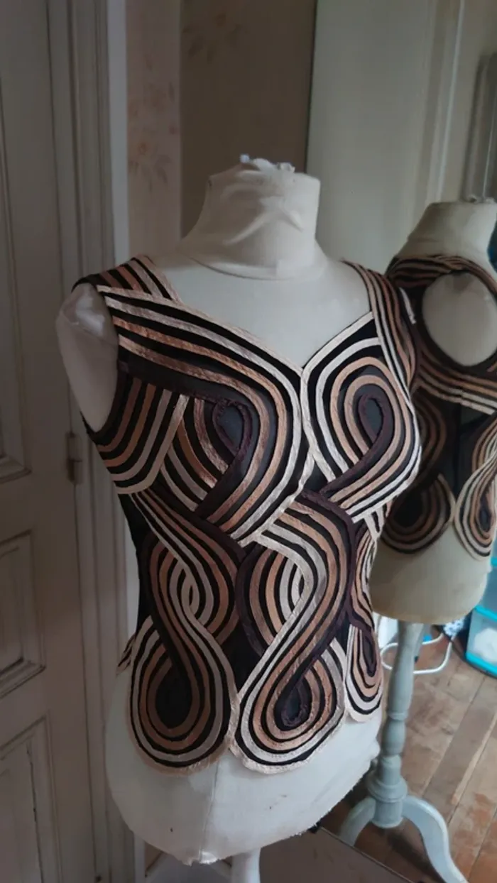 Top sans manches Doucel T.38 – Marron & beige esprit 70’s, détails résille - photo numéro 3
