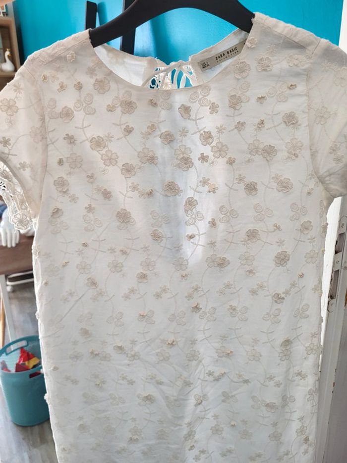 Robe 👗  zara brodée taille L - photo numéro 4