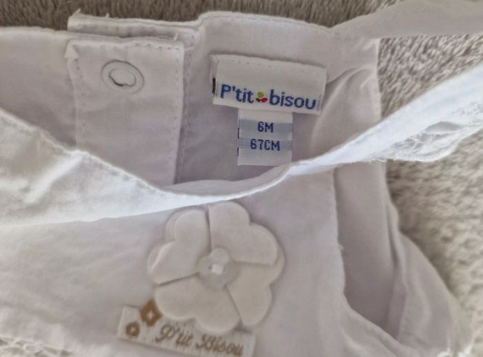 Robe blanche à volant P'tit Bisou 6M (neuve) - photo numéro 7