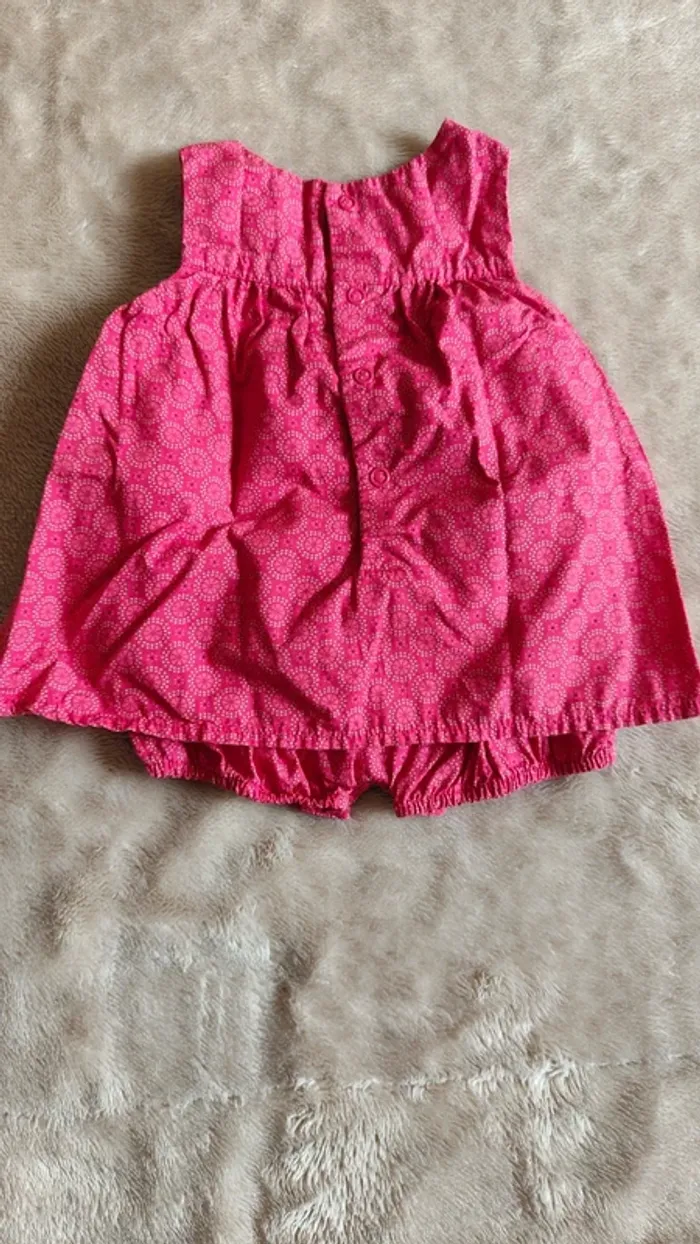 Robe 1 mois - photo numéro 2