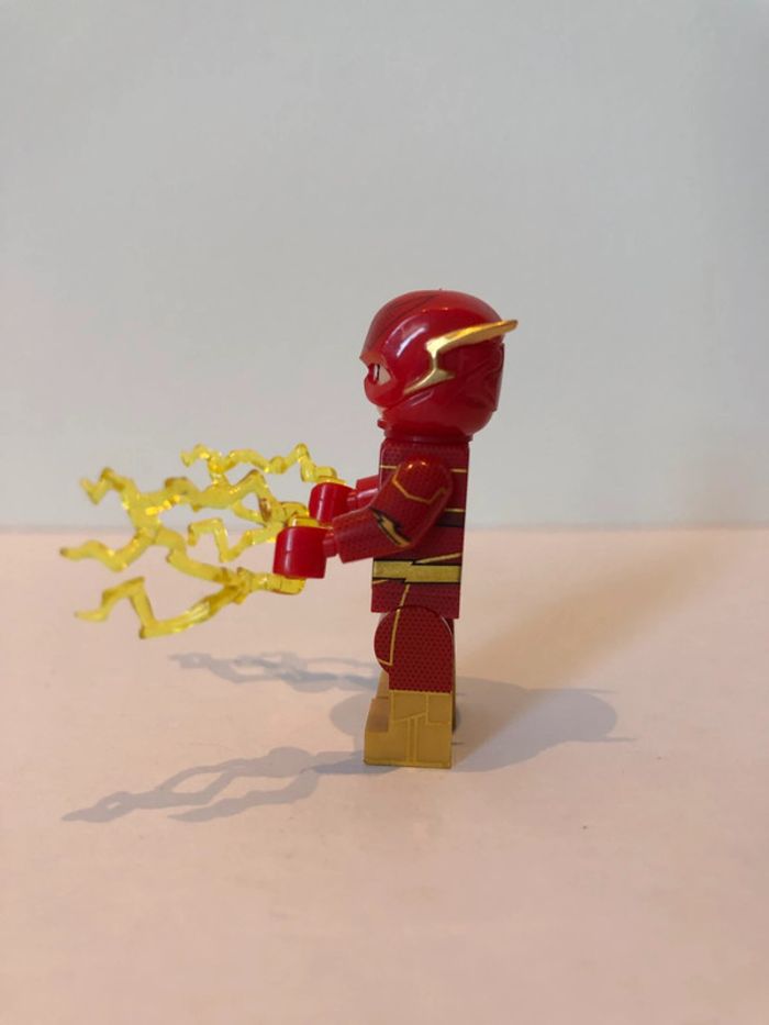 Figurine type lego Flash. Marvel - photo numéro 2