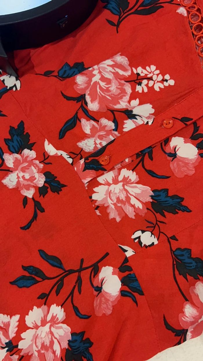 Robe rouge fleurie - photo numéro 3