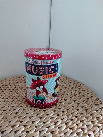 Boîte à musique en métal
