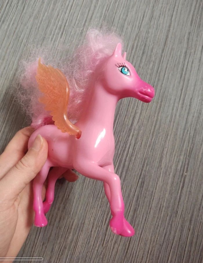 Licorne figurine jouet - dressing trié par tailles - photo numéro 2