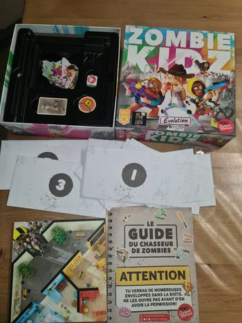 Proche du neuf jeu de société Zombie Kidz des éditions Scorpion Masqué