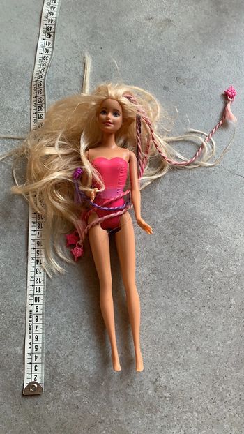 Poupée barbie mer avec maillot intégrée et accessoires cheveux