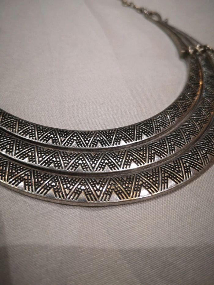 Collier ras de cou Couleur argenté - photo numéro 2