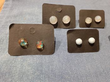 Lot de 5 paires de boucles d'oreille forme ronde différentes couleur 4-5mm