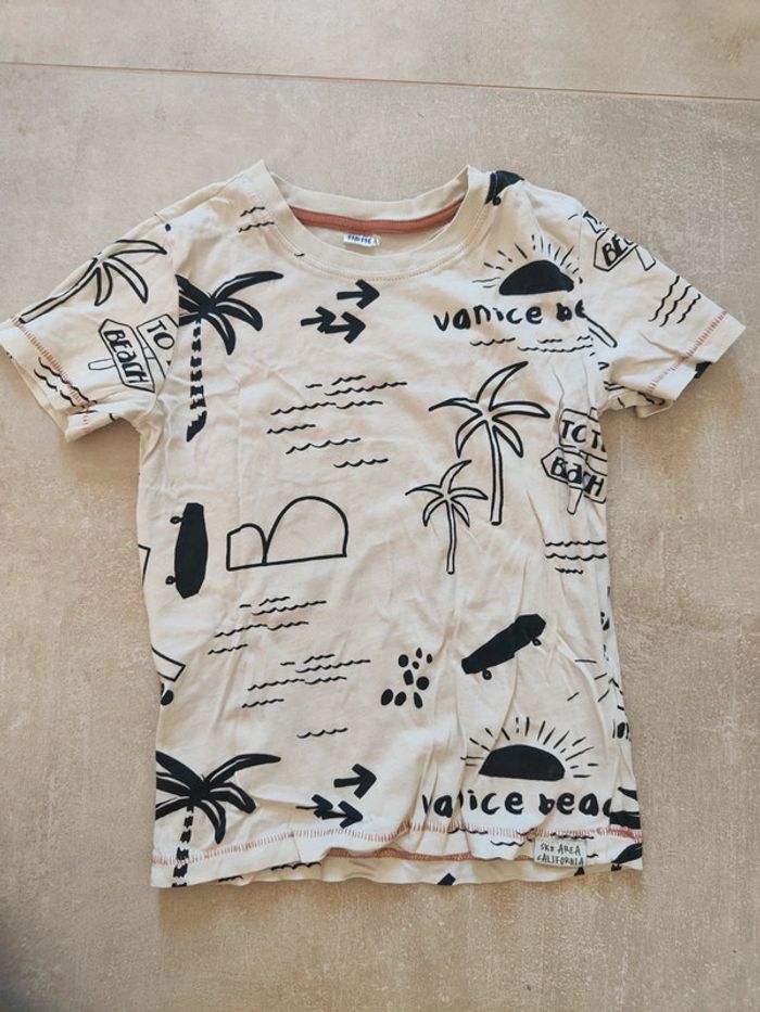 Lot un short tape a l'oeil 4 ans 2 t-shirts Zeeman taille 4 ans beige moutarde marron palmiers - photo numéro 4