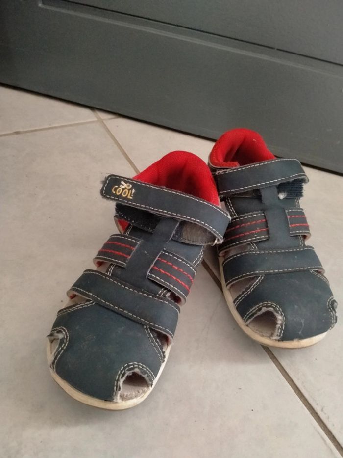 Sandales