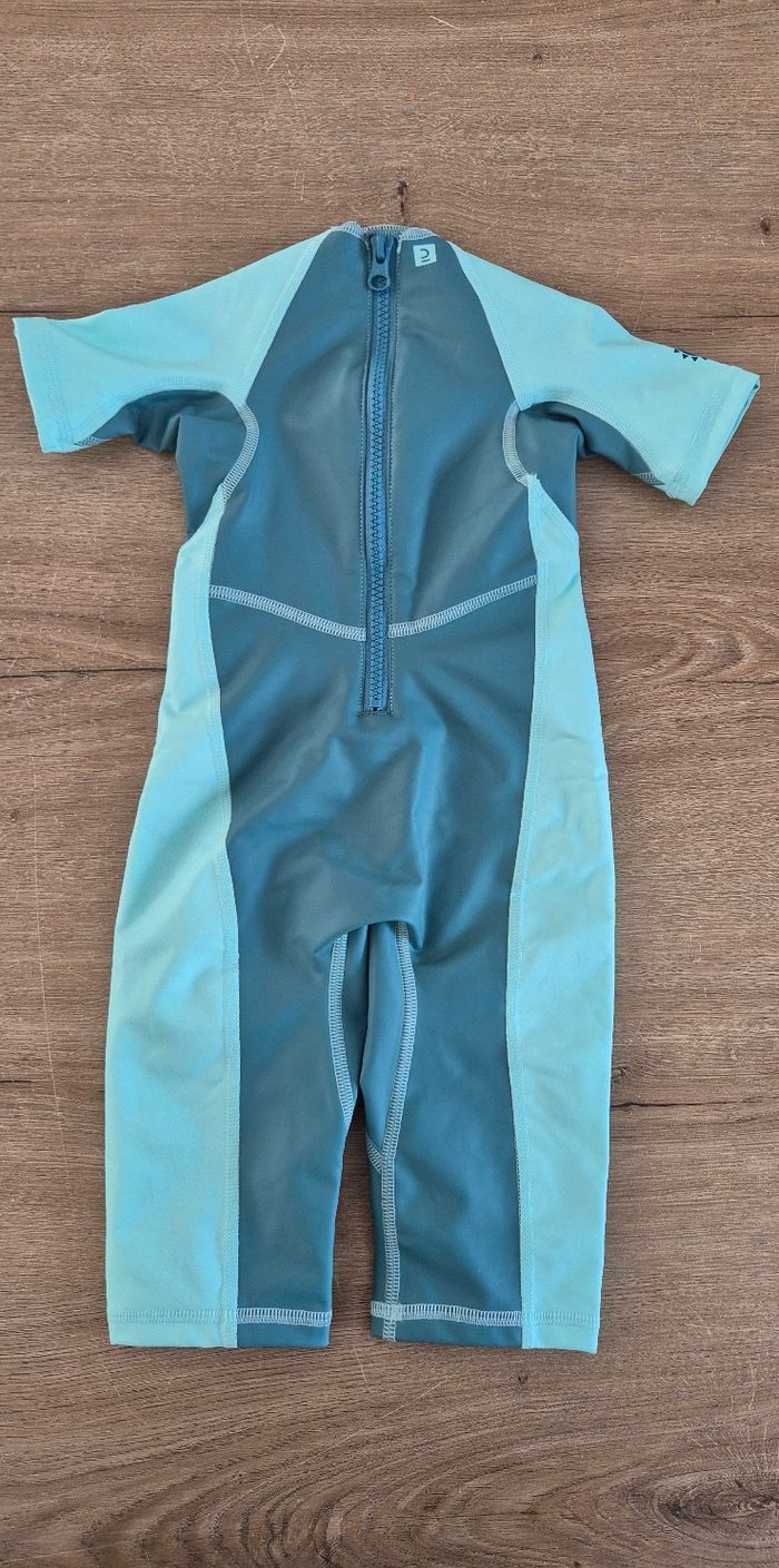 Combinaison anti UV 12 mois - photo numéro 4