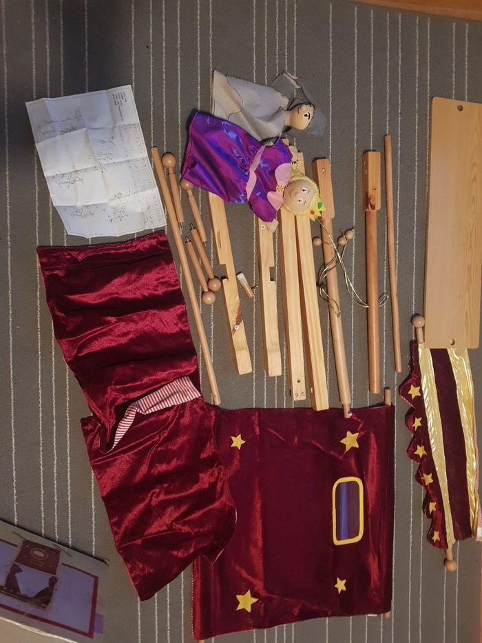 Beau théâtre de marionettes + 2 marionettes - photo numéro 6