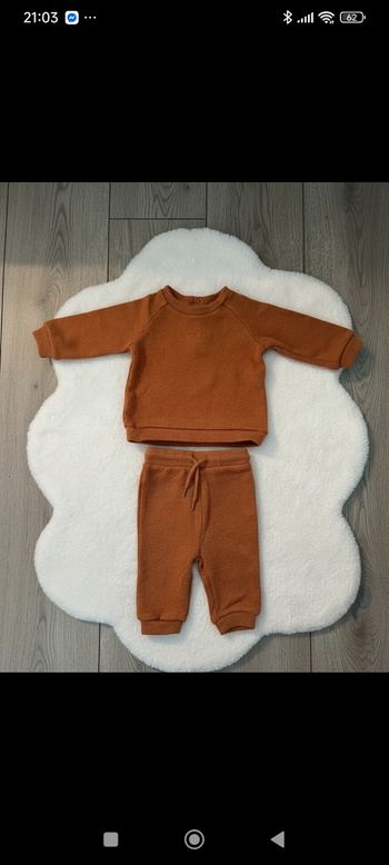 Ensemble haut manches longues et pantalon chaud 6 mois