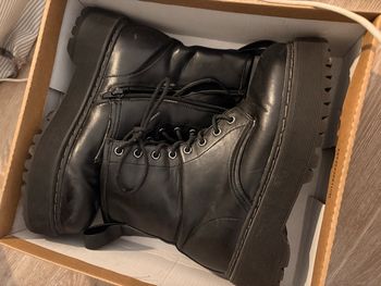 Bottes noir compense