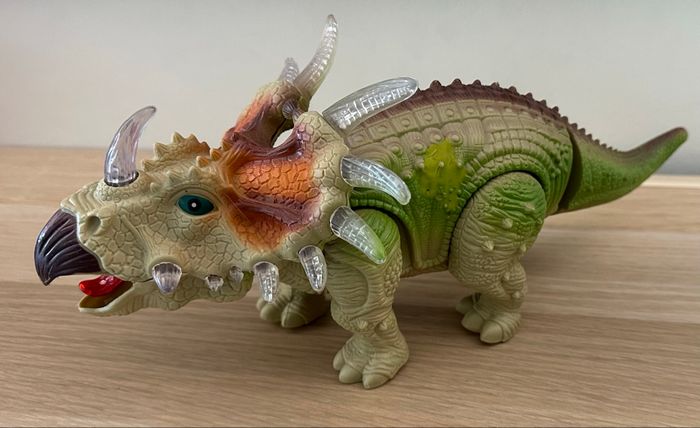 Dinosaure Tricératops lumineux sonore - photo numéro 4