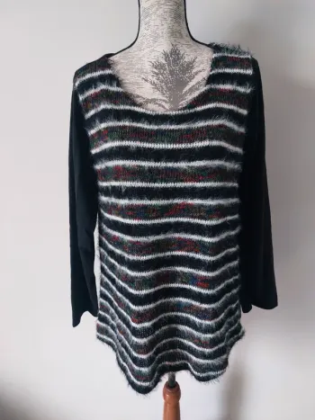 Pull fantaisie noir