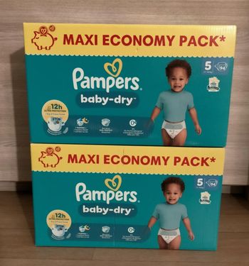 Lot couches pampers baby dry taille 5