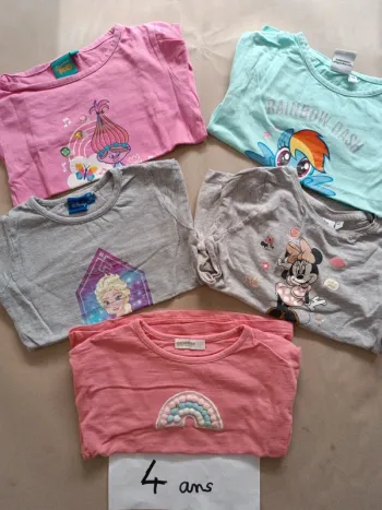 Lot 5 T-shirts (manches longues) 4 ans