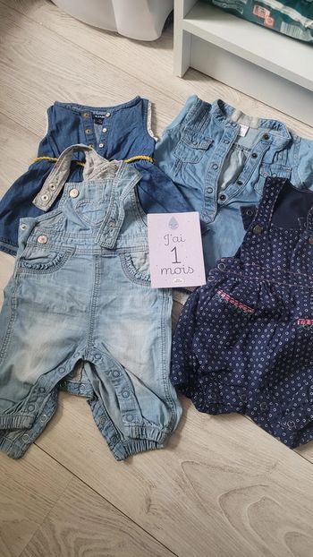Lot robes en jeans + salopette