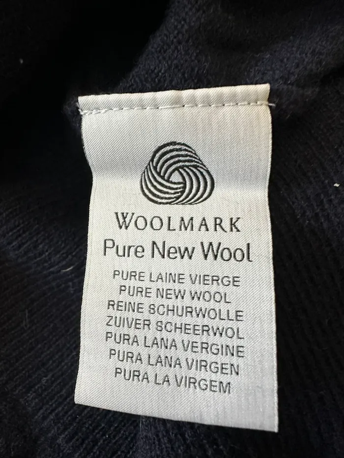 Pull bleu marine Lacoste - photo numéro 4
