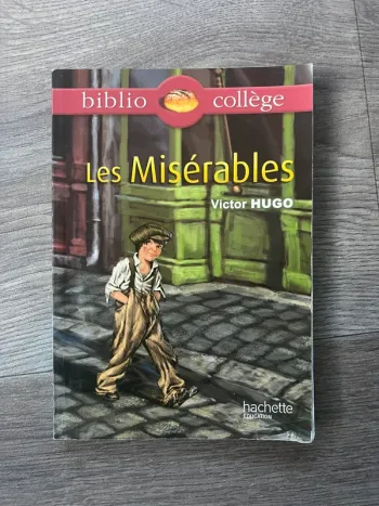 Livre Les Misérables Victor Hugo Biblio collège