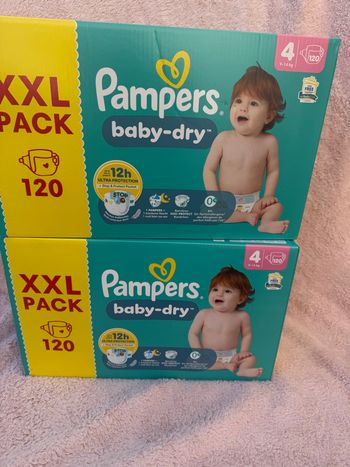 Deux XXL cartons couches Pampers taille 4 normal 