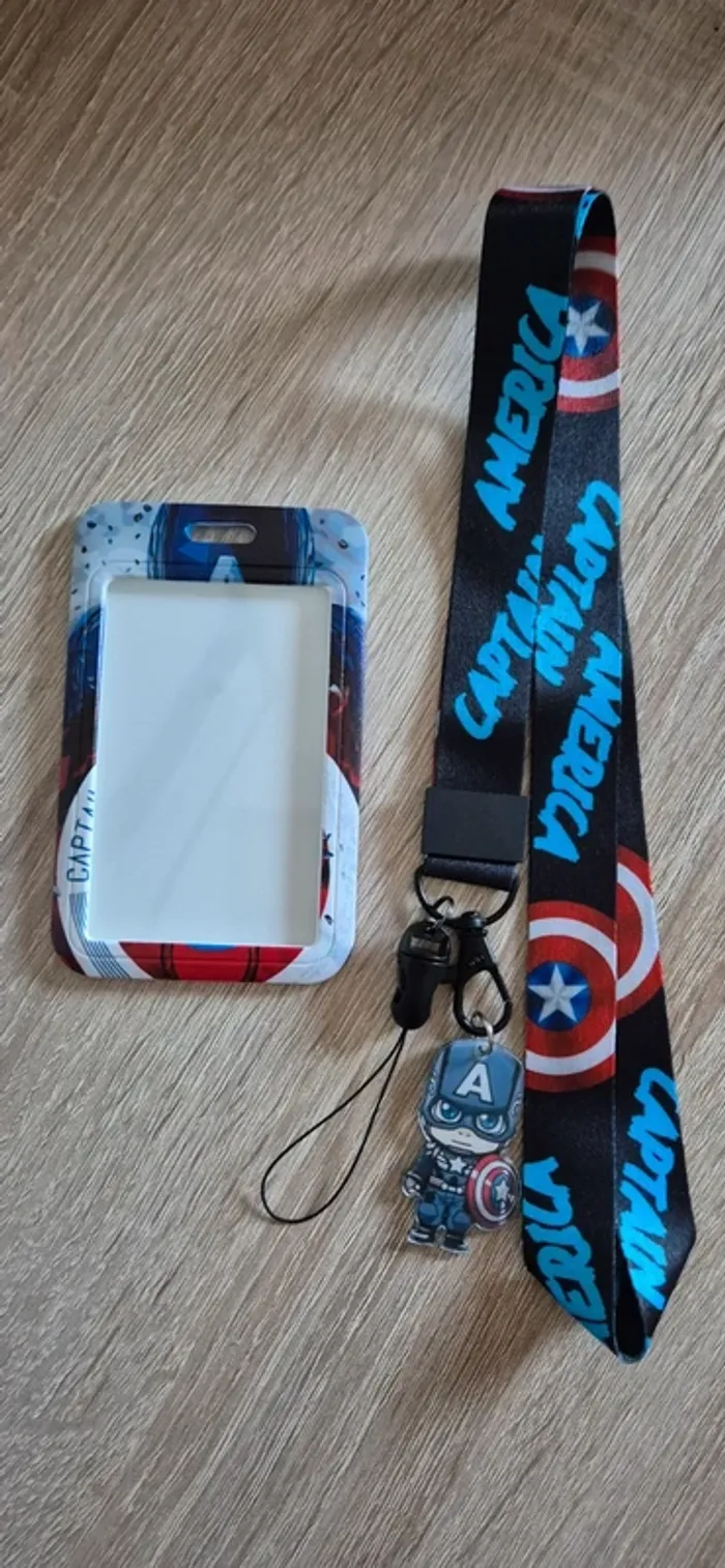 Porte carte d'identité Captain America/ Avengers avec lanière fantaisie. - photo numéro 5