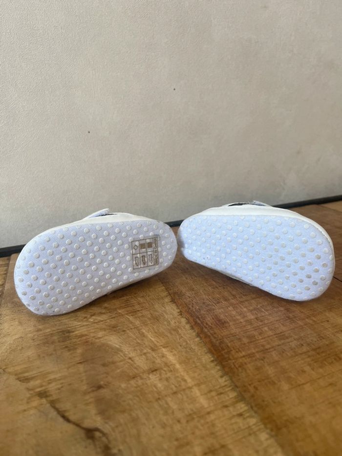 👟 Baskets bébé blanches et noires – Taille 18 – Neuves - photo numéro 4