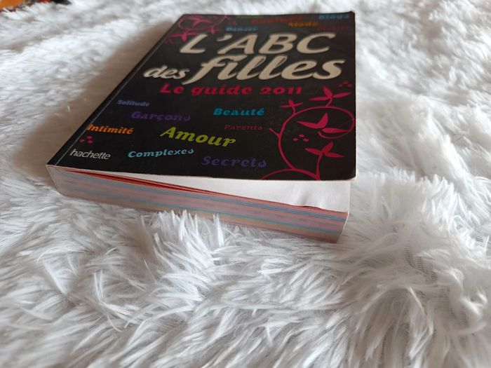 Livre l'ABC des filles _ Le guide de 2011 _ Hachette - photo numéro 19