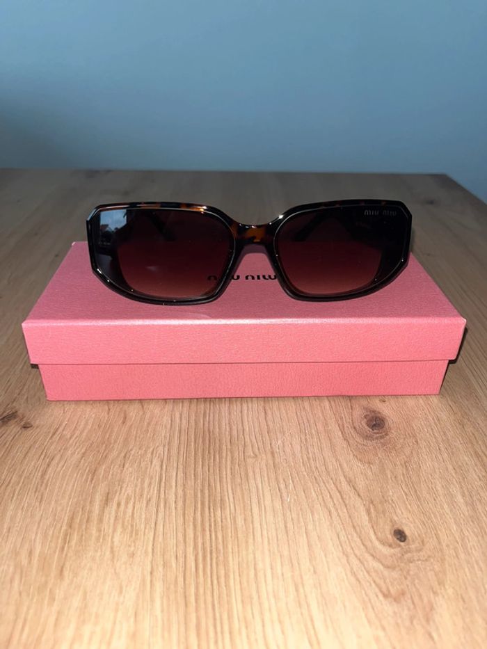 Lunettes de soleil , Miuuu Miuuu , femmes , neuves - photo numéro 2