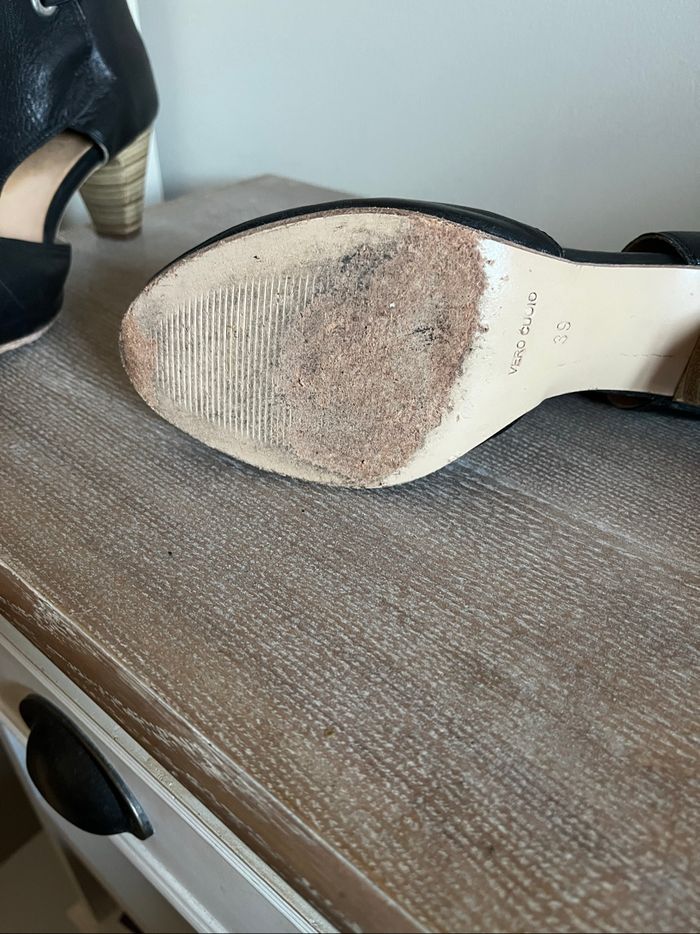 Chaussures très bon état noires en cuir - photo numéro 3