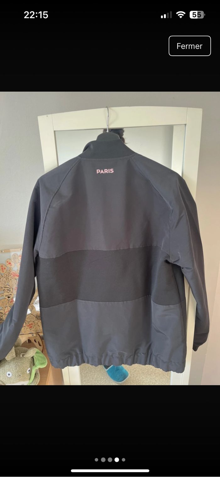 Vends veste, PSG, de marque Nike, acheté sur le site officiel - photo numéro 3