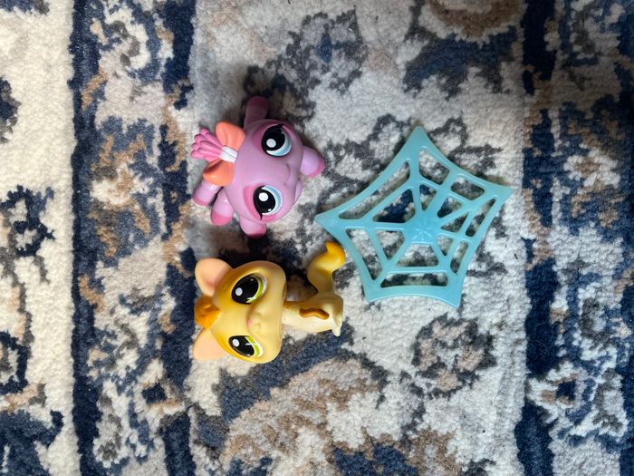Duo Littlest Petshop Écureuil #990 et Araignée #99