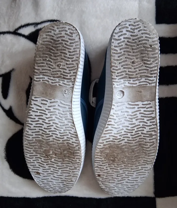 Baskets bleues - photo numéro 5