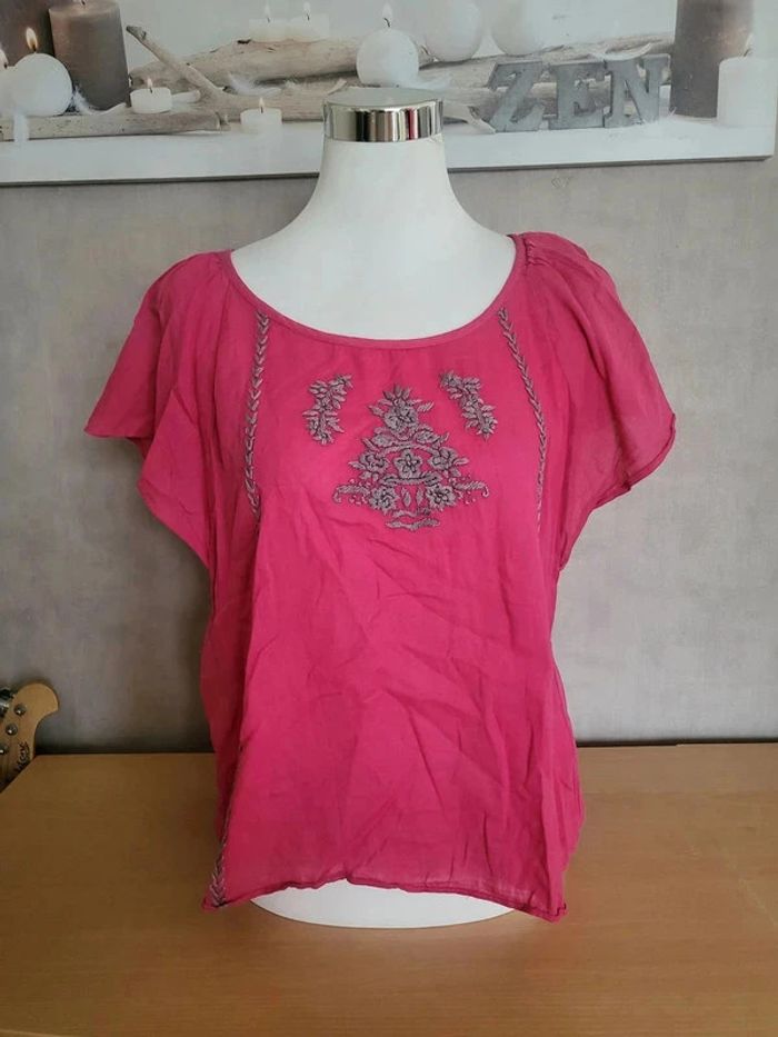 Magnifique blouse brodée Naf Naf