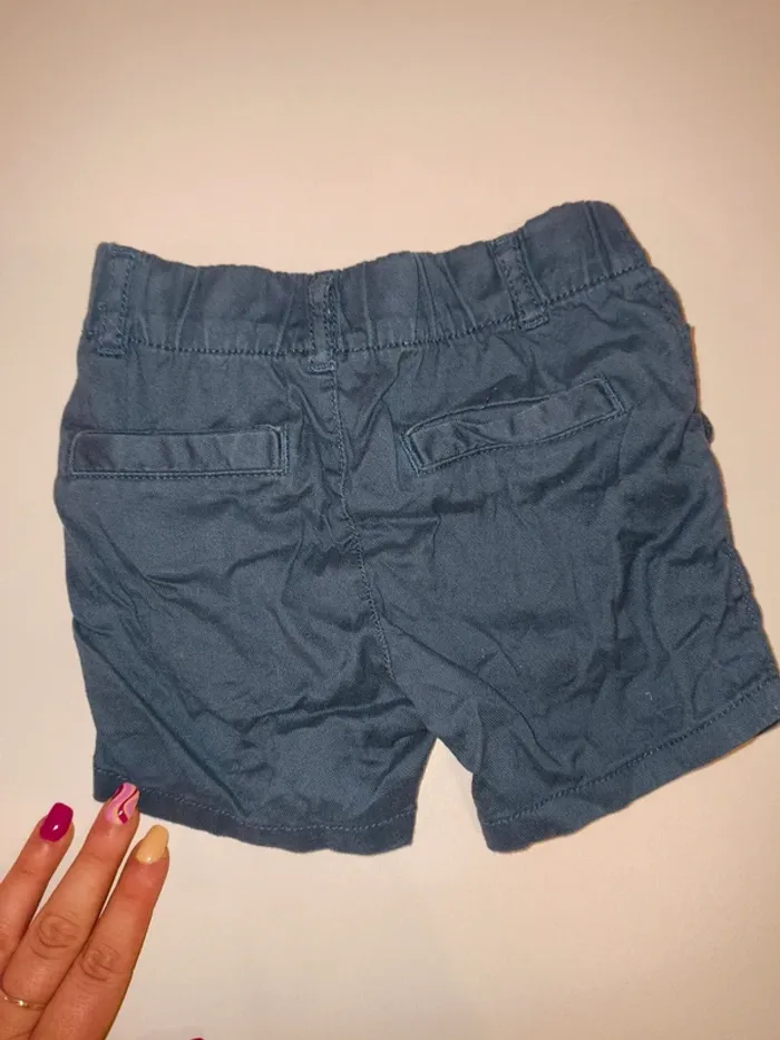 Short chino 9-12 mois C&A bleu marine excellent état - photo numéro 4