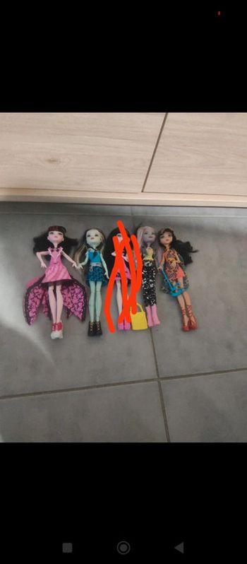 Lot de 4 poupées Monster high