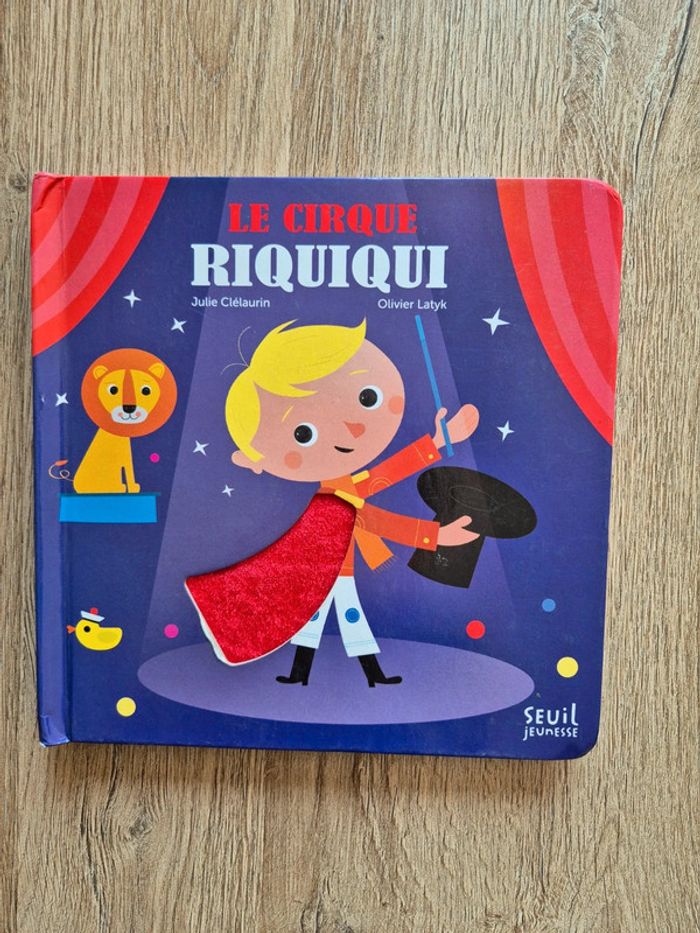 Les albums Caresses - livre tactile Le cirque Riquiqui