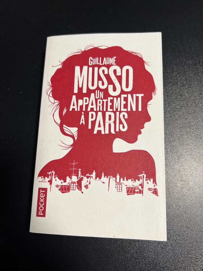Roman un appartement à Paris Musso