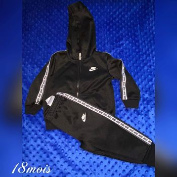 Ensemble Nike