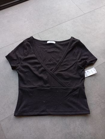 Tee-shirt top