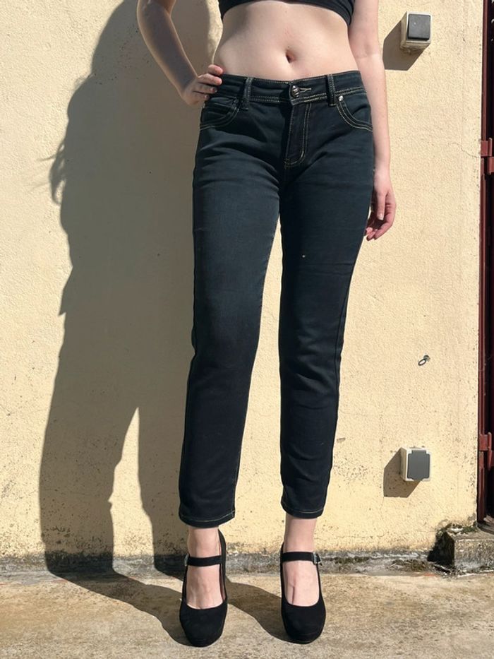 Jean slim droit taille normale avec noeud papillon sur poches arrières. - photo numéro 4