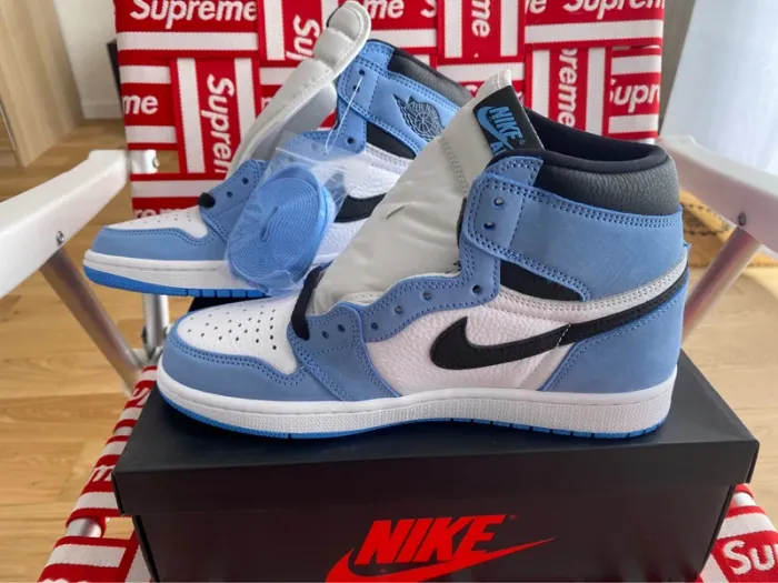 Jordan 1 Retro High OG University Blue - photo numéro 19