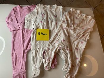 Pyjamas 9 mois