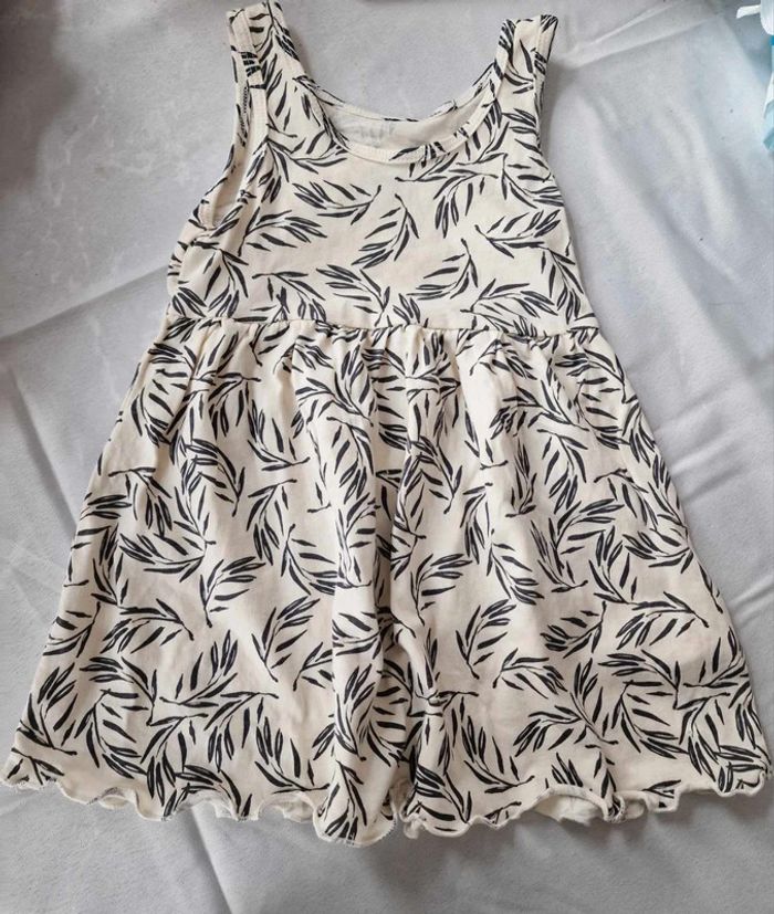 Jolie robe taille 9-12 mois 80cm