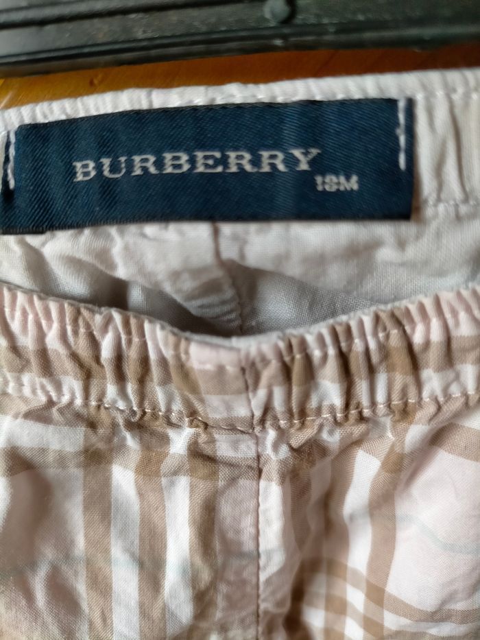 Joli pantalon Burberry 18 mois - photo numéro 2
