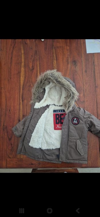 Parka bebe garcon 6 mois tres bon etat